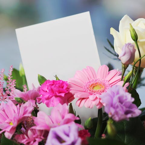 How Long Can a Bouquet of Flowers Last Without Water?