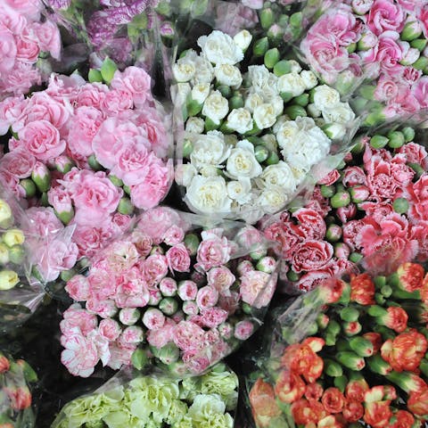 Benefits of Buying Wholesale Flowers