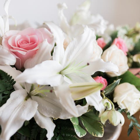 Choosing Arrangements and How to Send Flowers to a Funeral