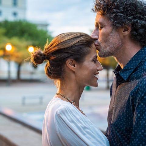 How to Be Romantic: Simple Ways to Spice Up Your Relationship