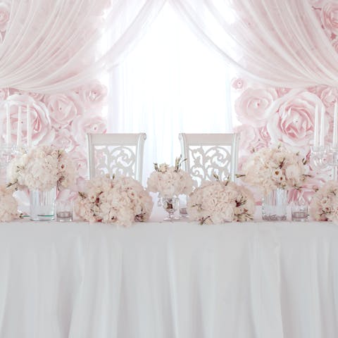 Types of White Flowers to Add to Your Perfect Arrangement