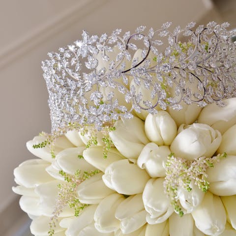 FloraQueen – Your One-Stop Shop for Flowers and More!